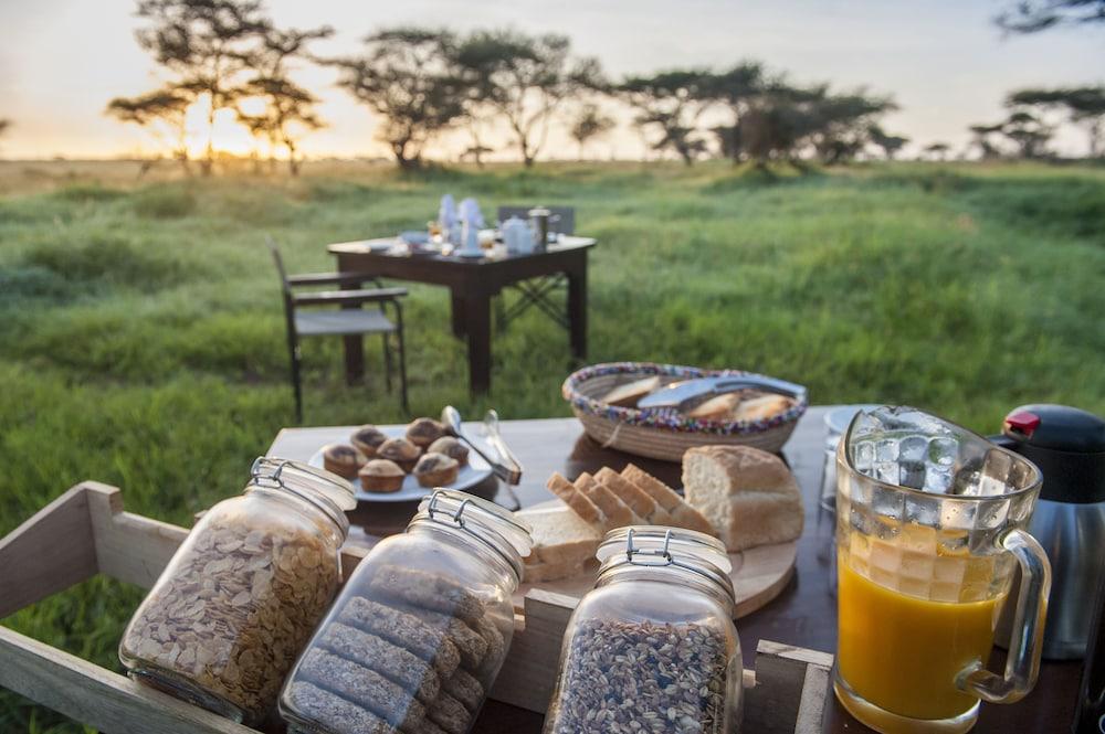 Karibu Camps And Lodges Sametu Camp Serengeti Robanda Exterior photo